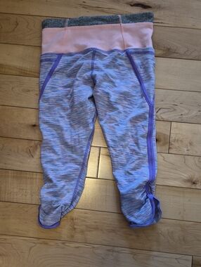 Girls Size 10 Ivivva Lilac Athletic Capri Leggings with Pink Waistband